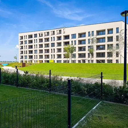 Little Rome - 2 Bedroom With Garden And Free Parking شقة ترنافا