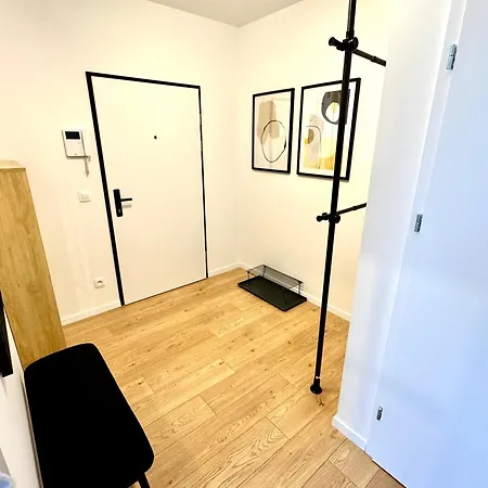 Little Rome - 2 Bedroom With Garden And Free Parking トルナヴァ