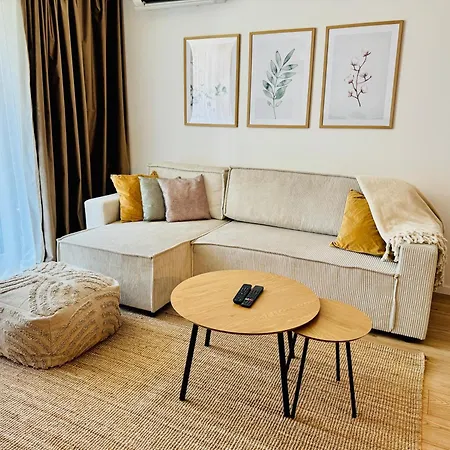 شقة Little Rome - 2 Bedroom With Garden And Free Parking