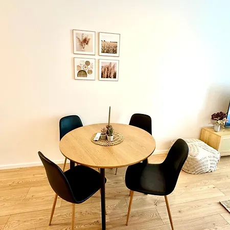 Little Rome - 2 Bedroom With Garden And Free Parking