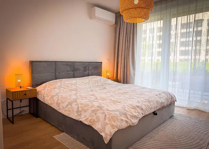 Little Rome - 2 Bedroom With Garden And Free Parking *