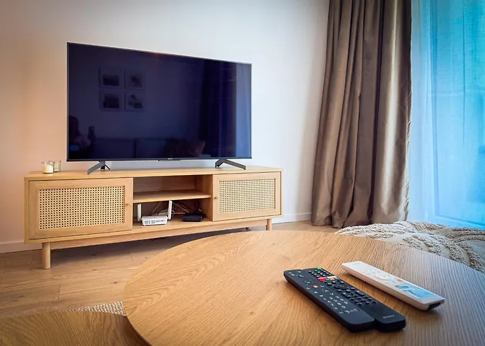 Little Rome - 2 Bedroom With Garden And Free Parking Daire Trnava