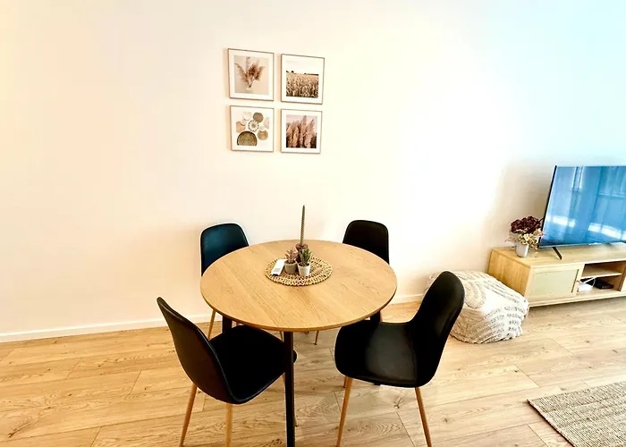 Little Rome - 2 Bedroom With Garden And Free Parking